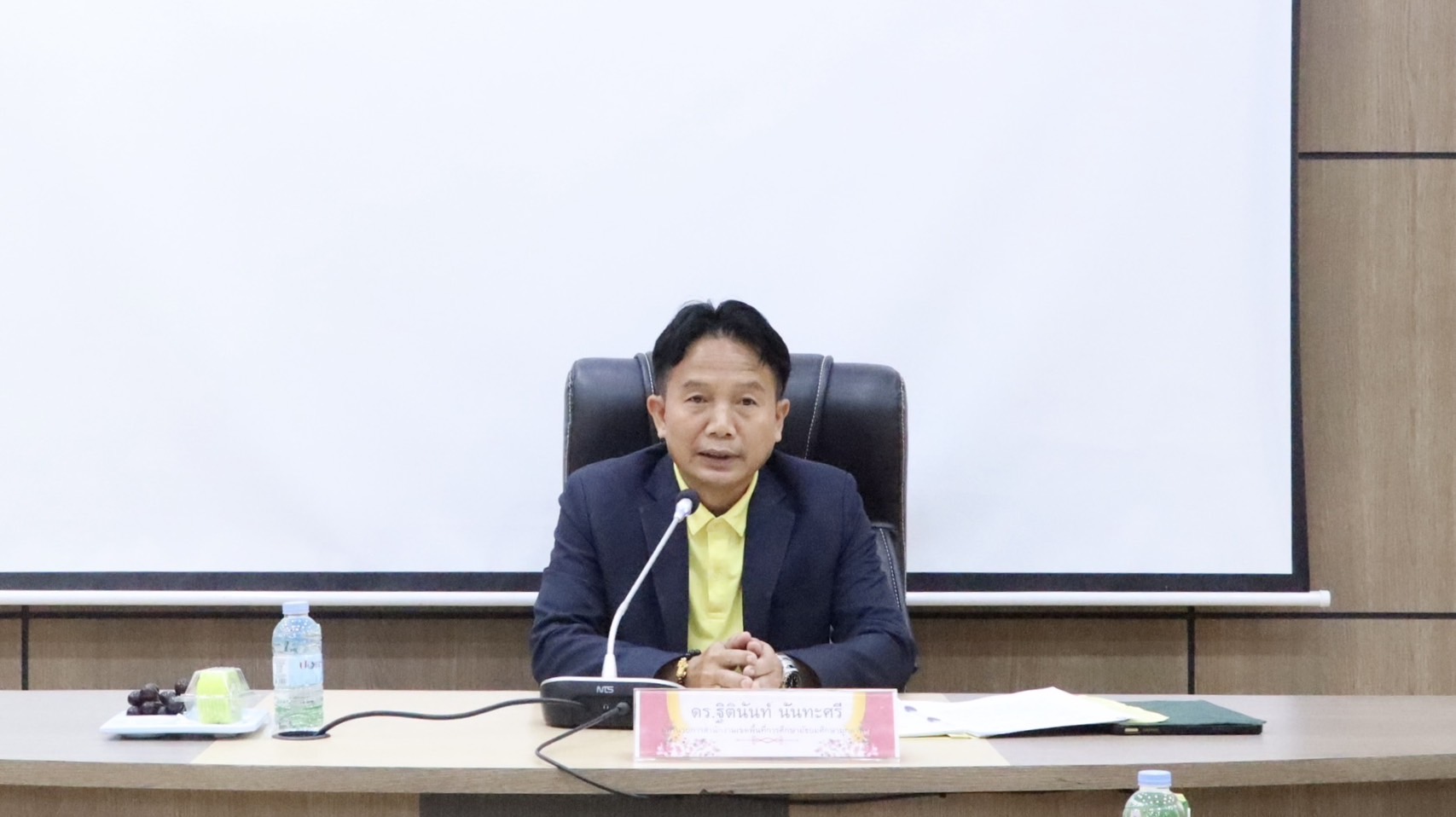 การประชุมคณะกรรมการดำเนินการสรรหาและเลือกสรรบุคคลเป็นพนักงานราชการทั่วไป ตำแหน่งพนักงานวิทยาศาสตร์ โรงเรียนวิทยาศาสตร์จุฬาภรณราชวิทยาลัย มุกดาหาร สังกัดสำนักงานเขตพื้นที่การศึกษามัธยมศึกษามุกดาหาร