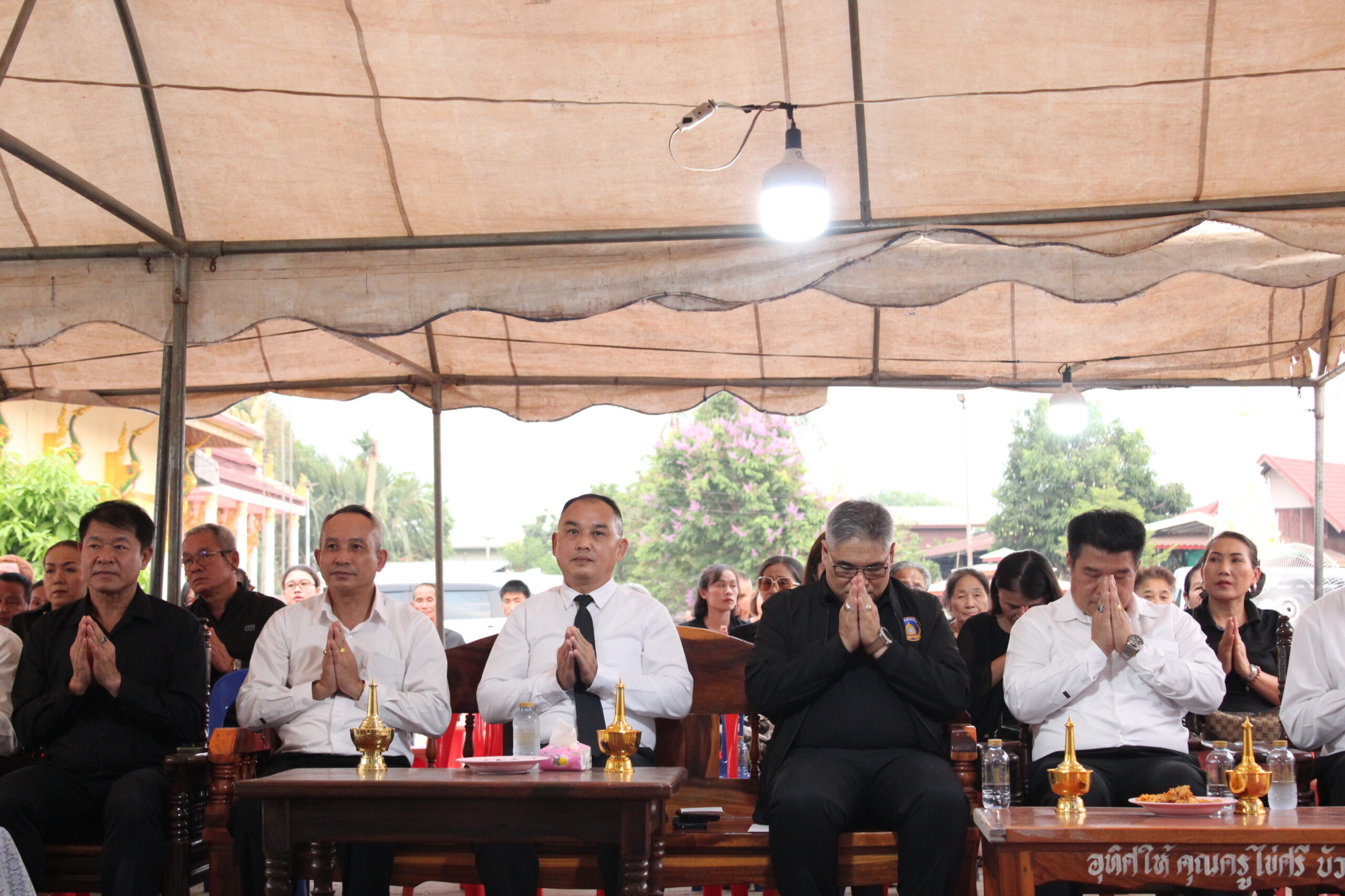 สพม.มุกดาหาร ร่วมพิธีสวดอภิธรรมและวางพวงหรีด แสดงความอาลัยต่อการจากไปของคุณพ่อทองสุข สุนทะโรจน์
