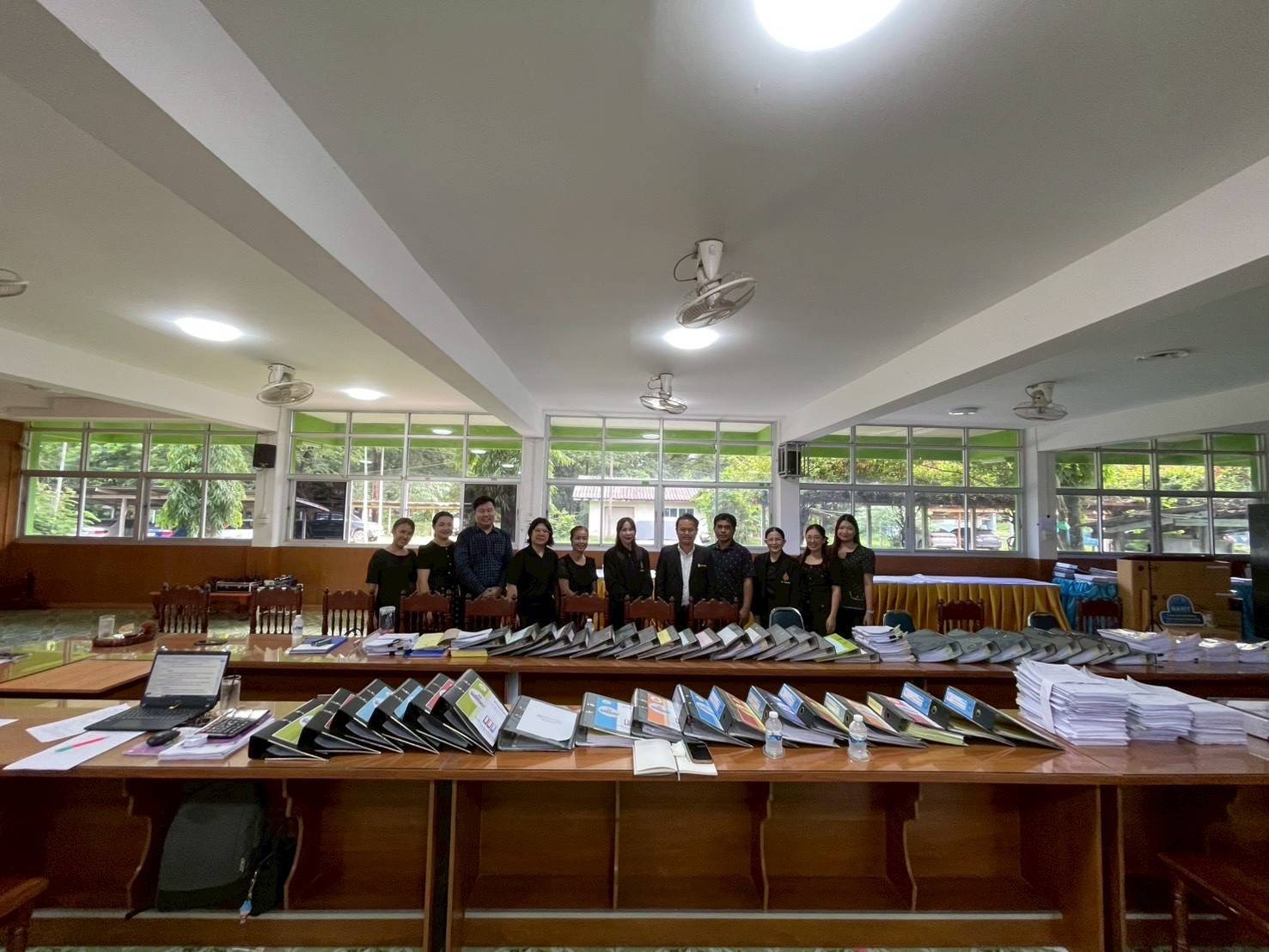 การติดตามและตรวจสอบการบริหารงบประมาณ การเงิน การบัญชี และพัสดุของโรงเรียนในสังกัด ตามแผนการตรวจสอบภายใน