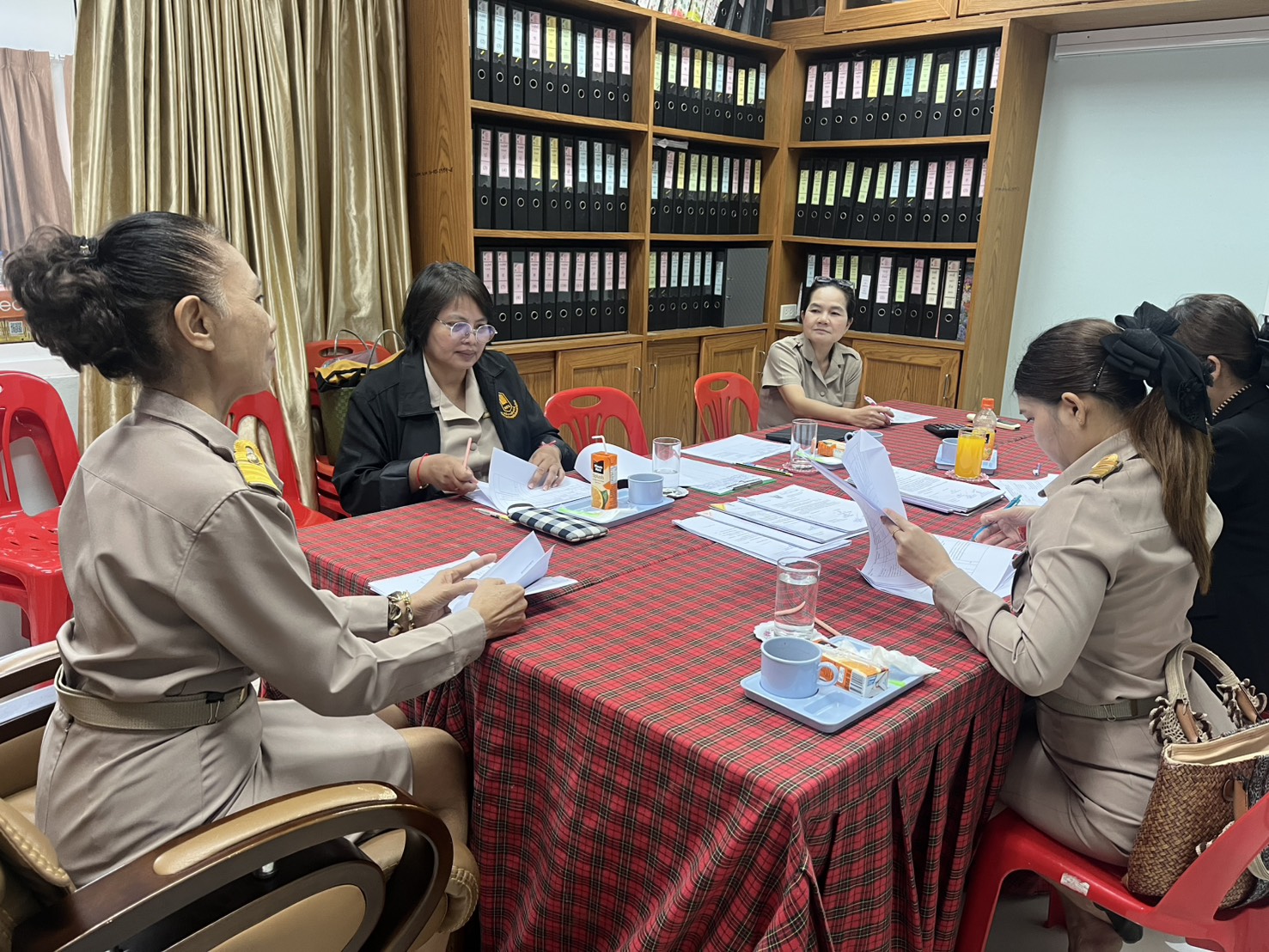 สพม.มุกดาหาร ร่วมประชุมคณะกรรมการพิจารณากลั่นกรอง คัดเลือกทุนการศึกษามูลนิธิทวี บุณยเกตุ ประจำปีการศึกษา 2569