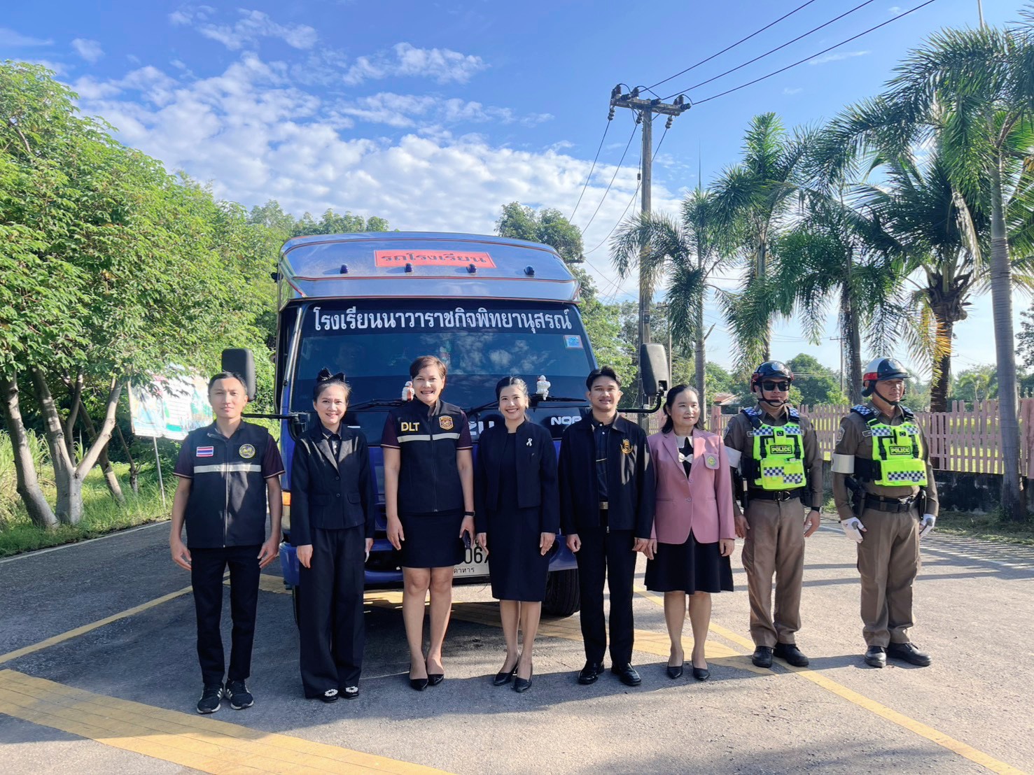 สพม.มุกดาหาร ออกเยี่ยมตรวจติดตามมาตรการองค์กร “มุกดาหารปลอดภัย สวมหมวกนิรภัย 100 เปอร์เซนต์”